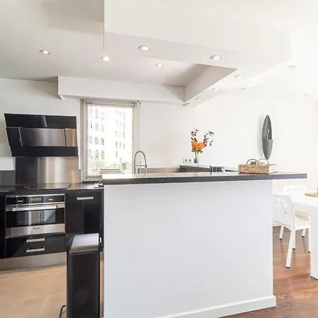 بيت للعطل Stunning Renovated 1-Bedroom Breathtaking View بوزولي